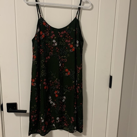 Winners green spaghetti strap dress - Picture 4 of 5